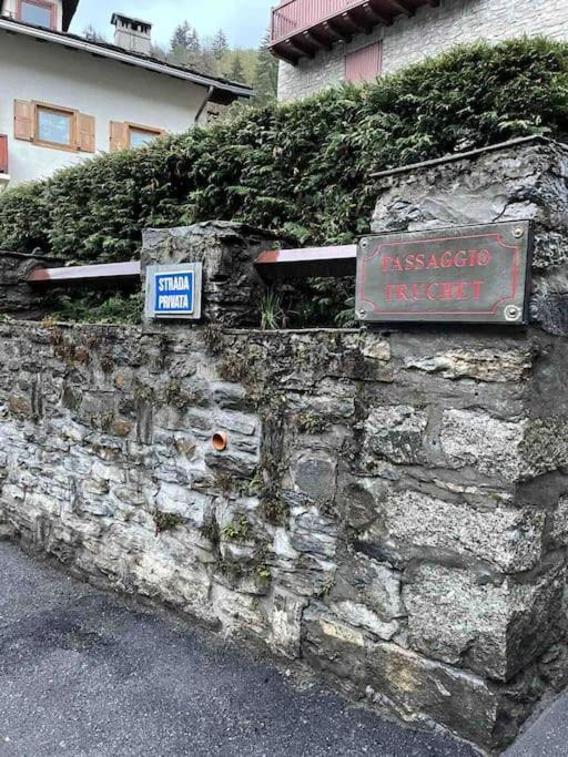 Petite Maison In Centro A Courmayeur Exteriér fotografie
